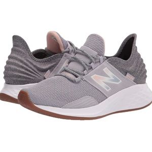 New Balance Women's Fresh Foam Roav V1 Sneaker Size 8W